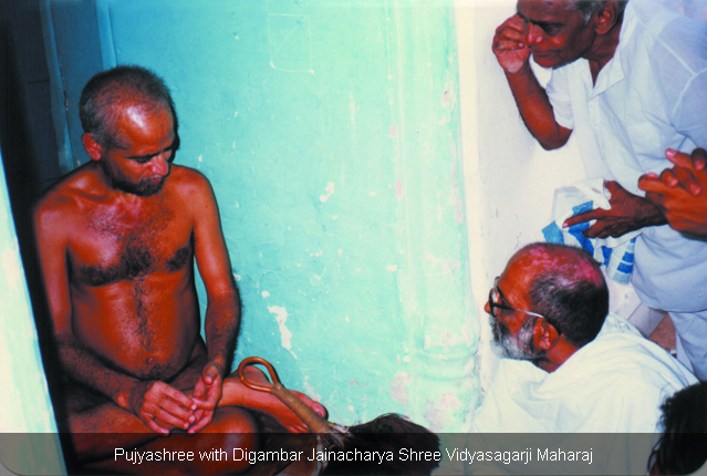Pujyashri with Digambar Jainacharya Shri Vidyasagarji Maharaj