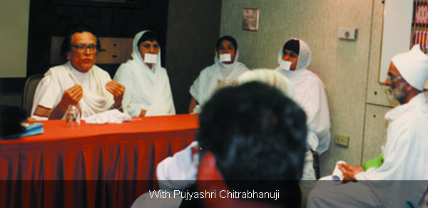 With Pujyashri Chitrabhanuji